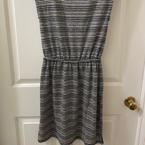 LOFT Dress - Picture 1 of 6